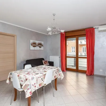 Comfy Cozy Apartment Close To Metro Turijn Buitenkant foto